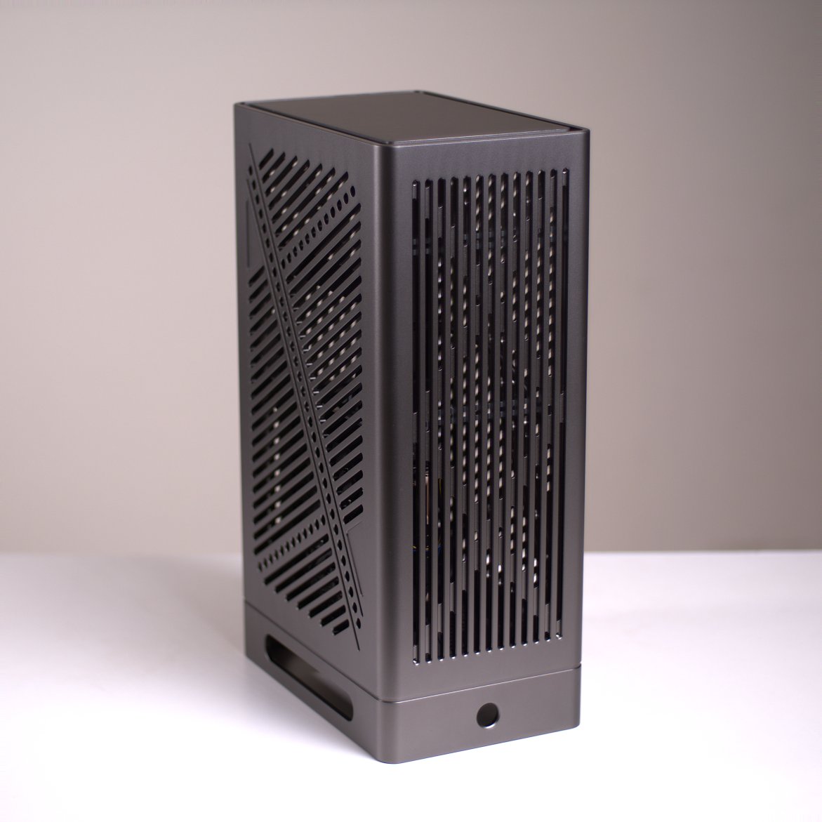 ANYITX X1 side handle and vent detail